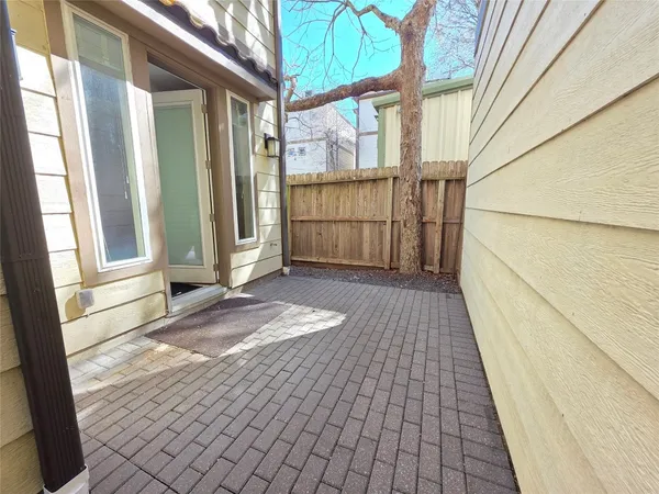 $2,999 | 6121 Stillman Street, Houston, TX 77007