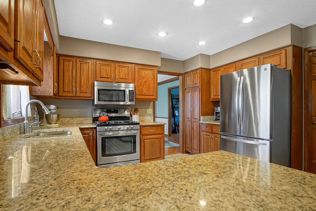 5617 Litchfield Road Fort Wayne, IN 46835 - Photo 12 of 36