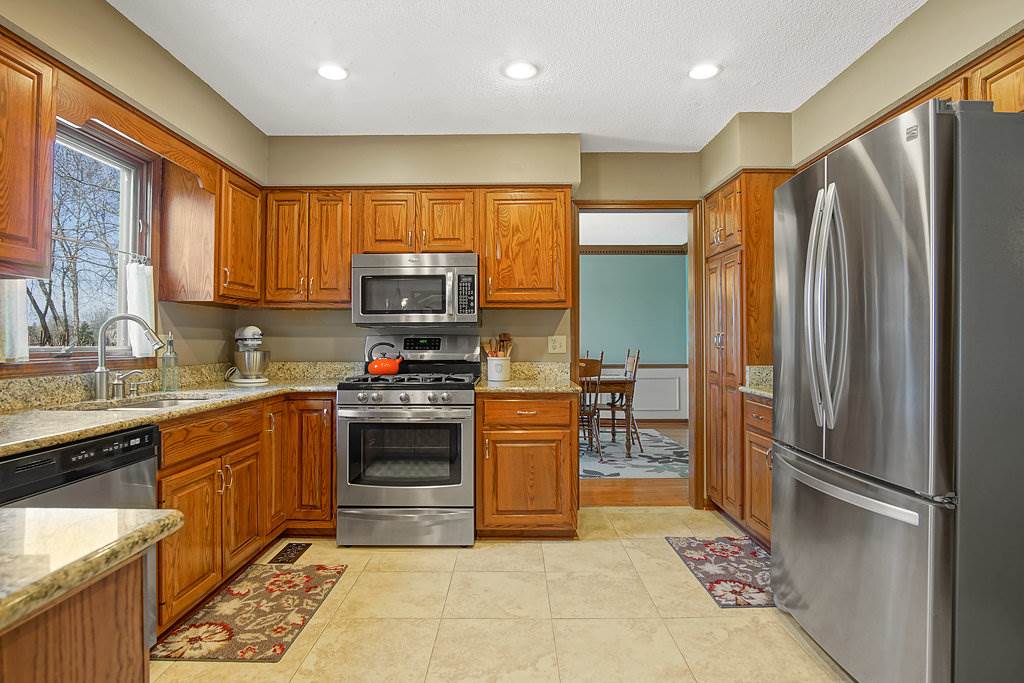 5617 Litchfield Road Fort Wayne, IN 46835 - Photo 9 of 36