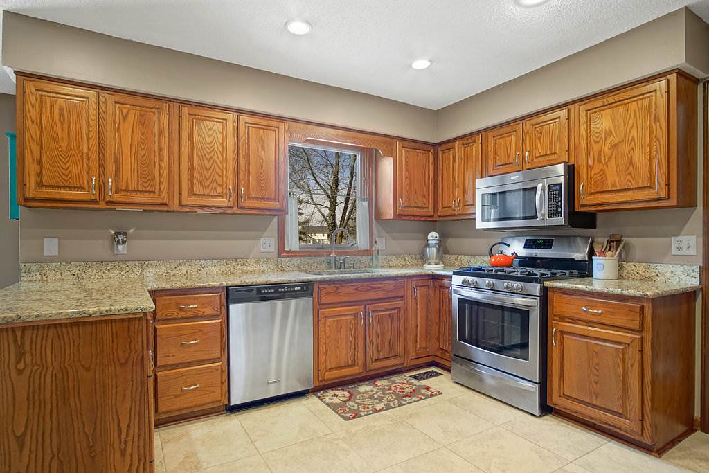 5617 Litchfield Road Fort Wayne, IN 46835 - Photo 10 of 36