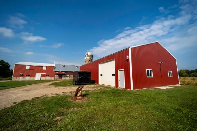 $439,900 | N7736 County Rd D, Bear Creek, WI 54922