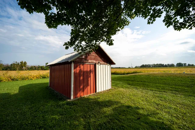 $439,900 | N7736 County Rd D, Bear Creek, WI 54922