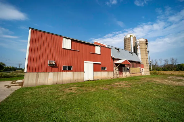 $439,900 | N7736 County Rd D, Bear Creek, WI 54922