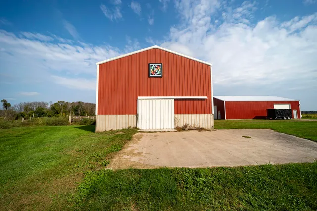 $439,900 | N7736 County Rd D, Bear Creek, WI 54922