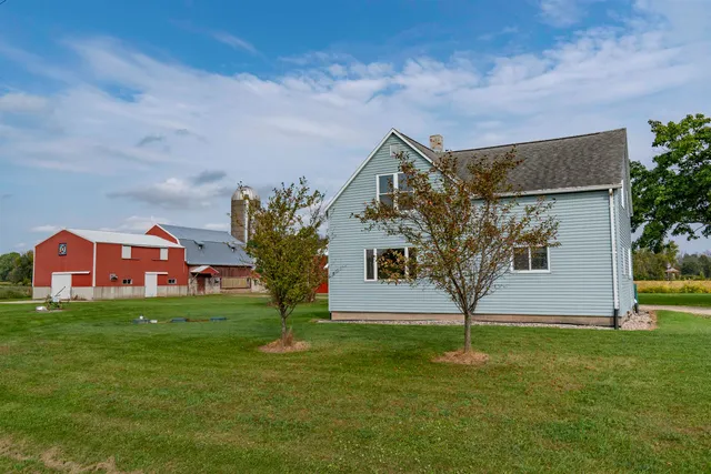 $439,900 | N7736 County Rd D, Bear Creek, WI 54922