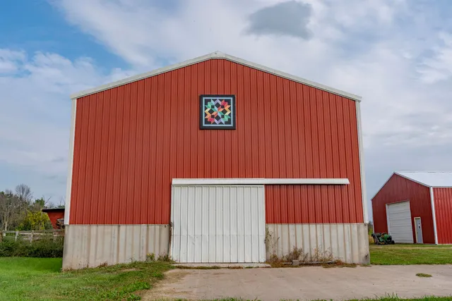 $439,900 | N7736 County Rd D, Bear Creek, WI 54922