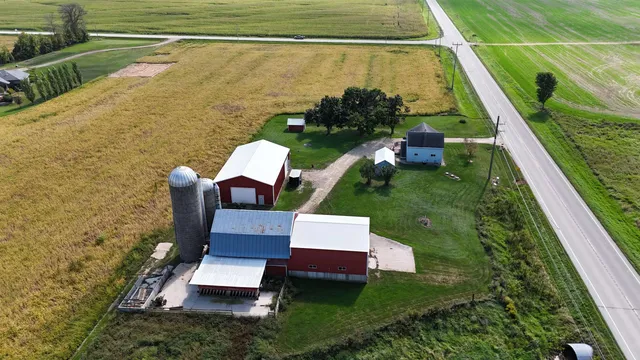 $439,900 | N7736 County Rd D, Bear Creek, WI 54922