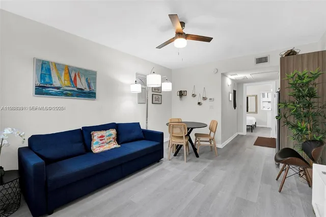 $2,000 | 740 Meridian Avenue, Unit 25, Miami Beach, FL 33139
