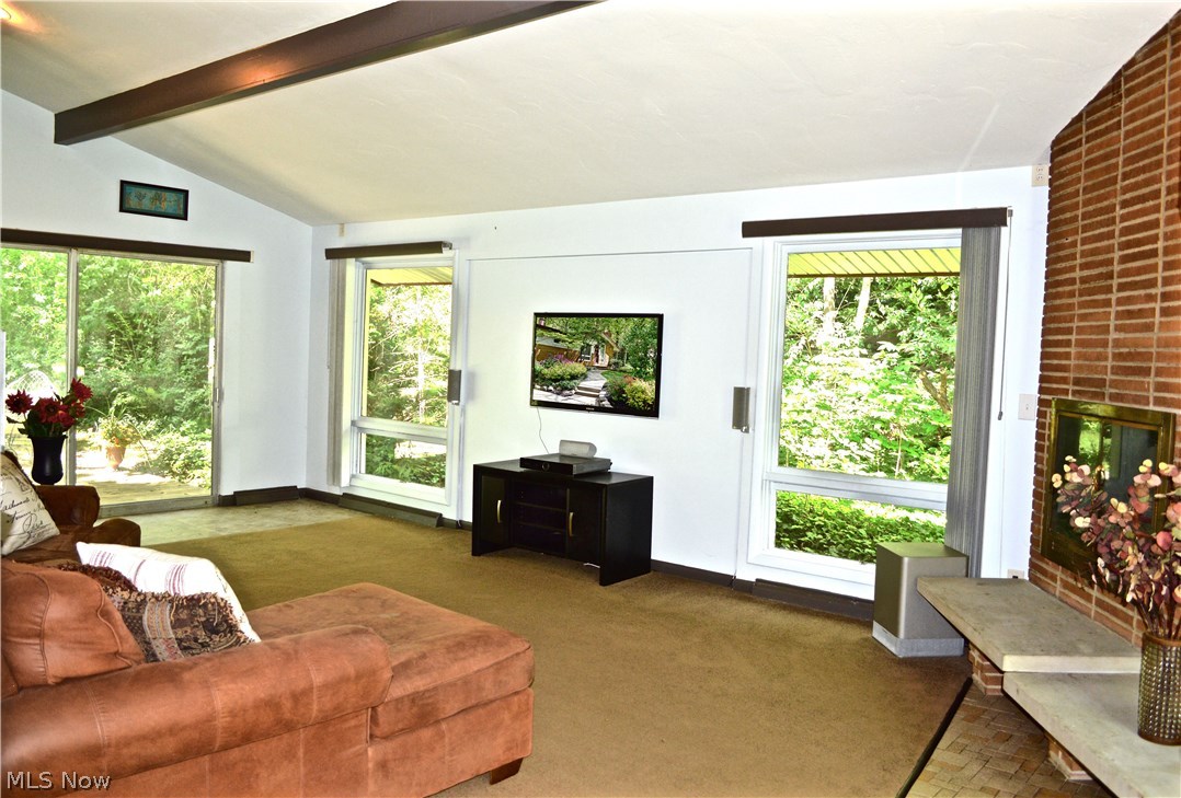 2685 Waltham Road Akron, OH 44313 - Photo 4 of 26