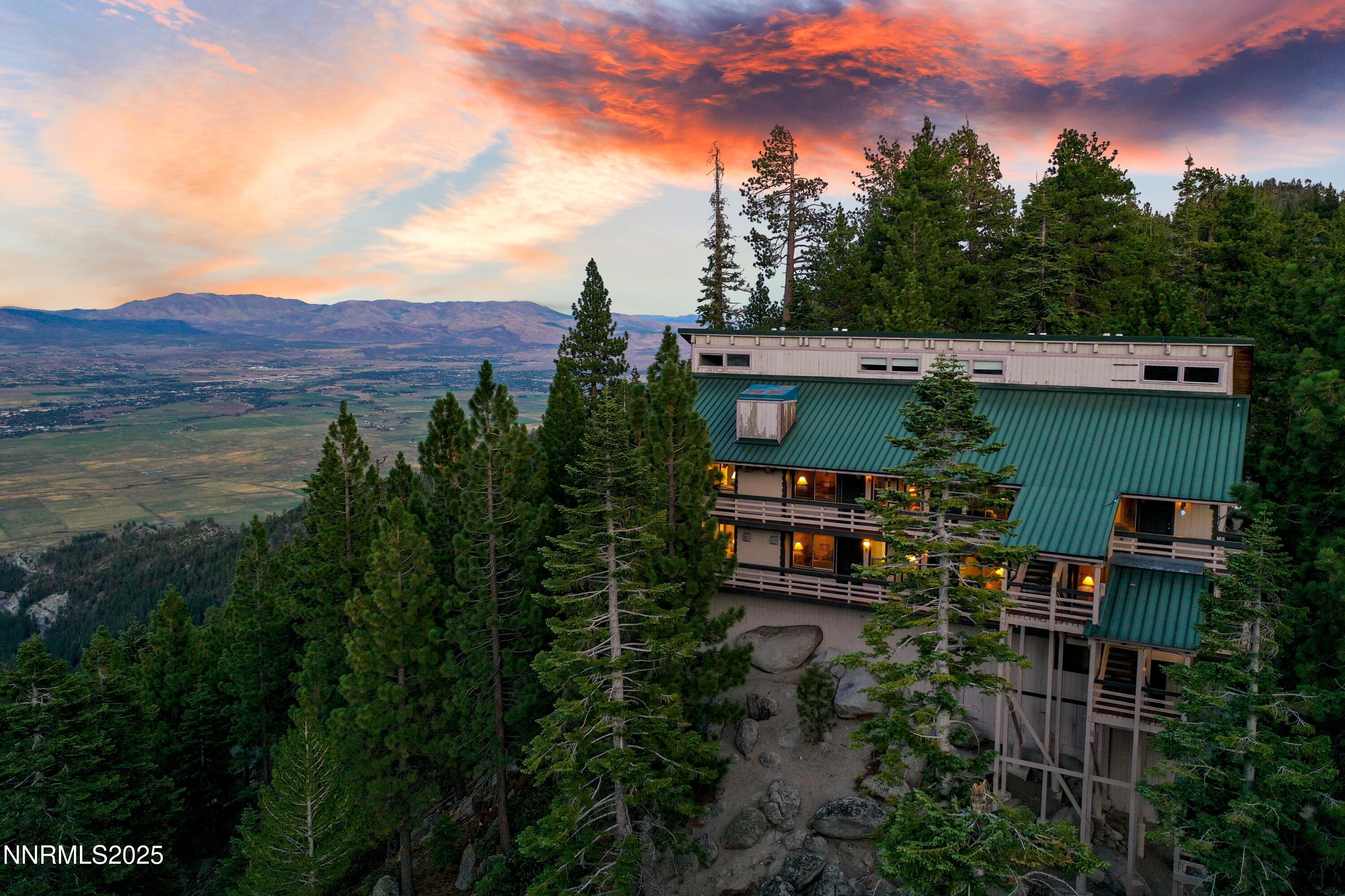 305 Galaxy Lane, Unit 2 Stateline, NV 89449 - Photo 8 of 46 a view of a chairs and table in the terrace