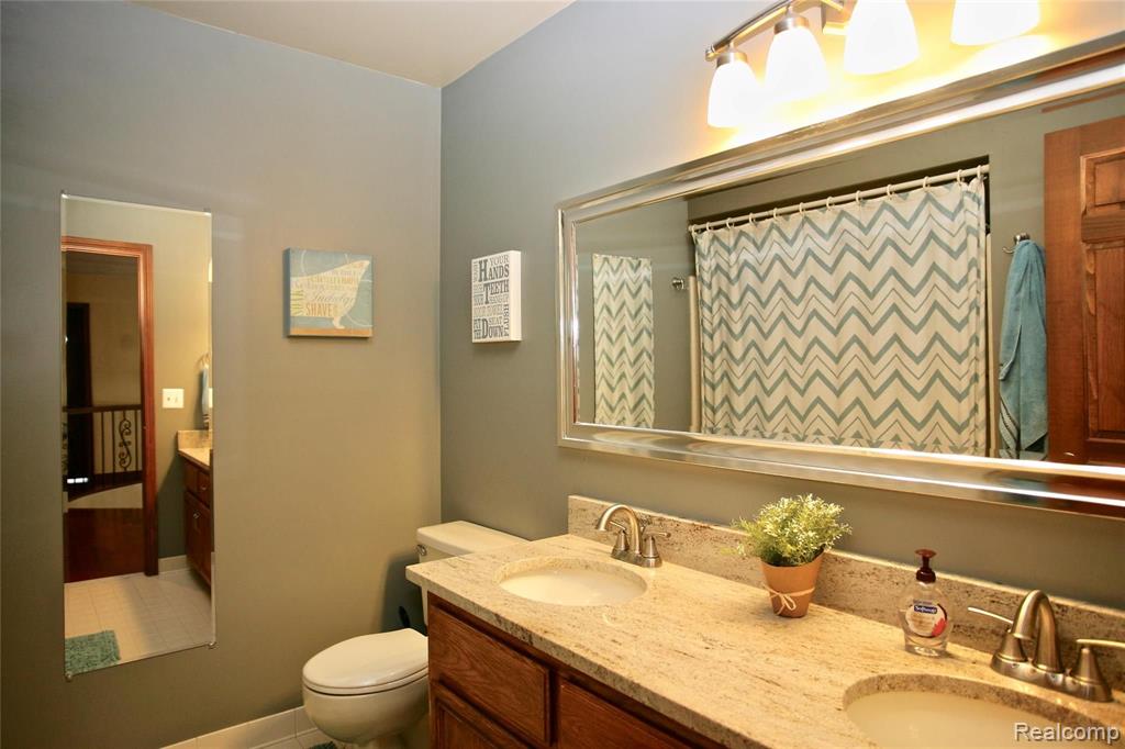 877 Stanford Court Rochester Hills, MI 48309 - Photo 14 of 17