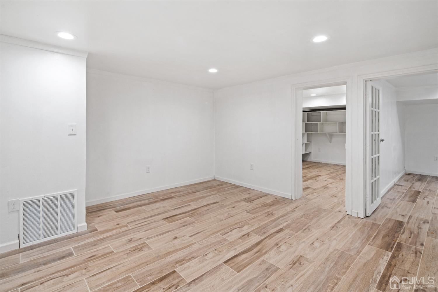 238 Dey Road Cranbury, NJ 08512 - Photo 38 of 42 wooden floor in an empty room with wooden floor
