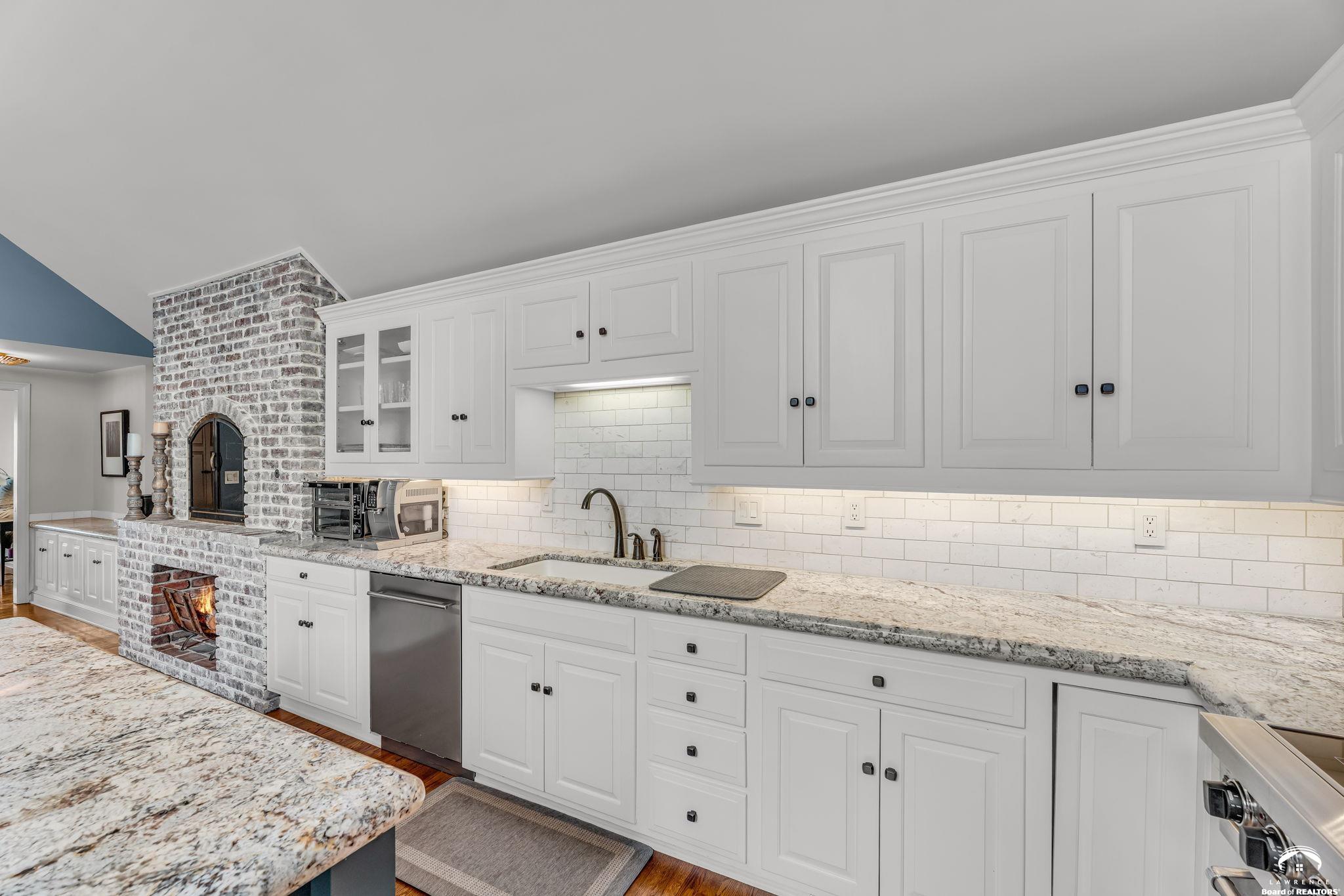 1903 Quail Run Lawrence, KS 66047 - Photo 11 of 65