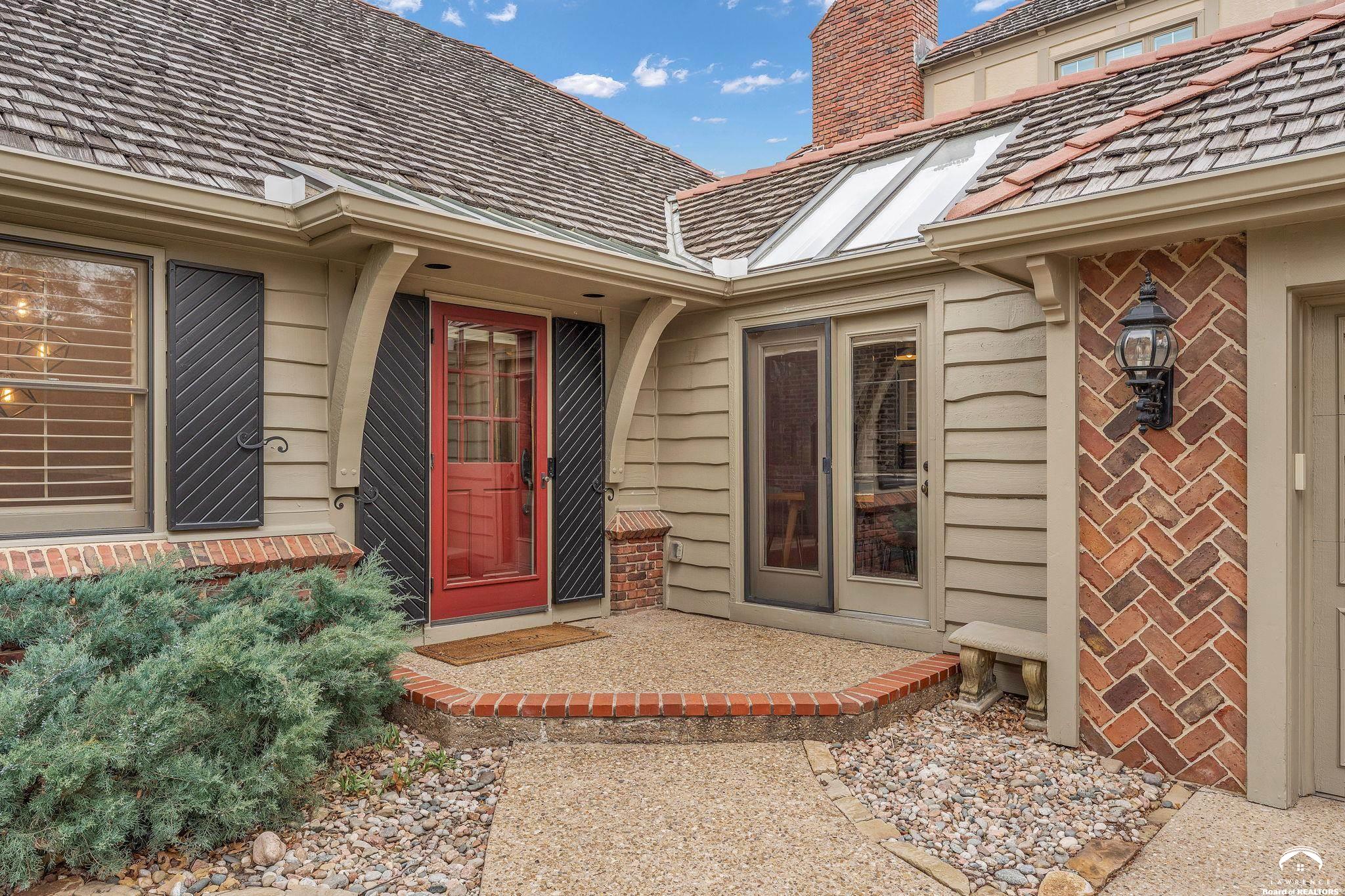 1903 Quail Run Lawrence, KS 66047 - Photo 4 of 65