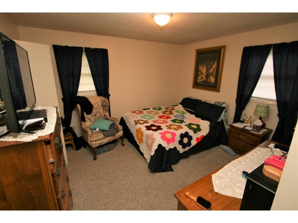 1154 Huffine Road Johnson City, TN 37604 - Photo 6 of 13 Master Bedroom