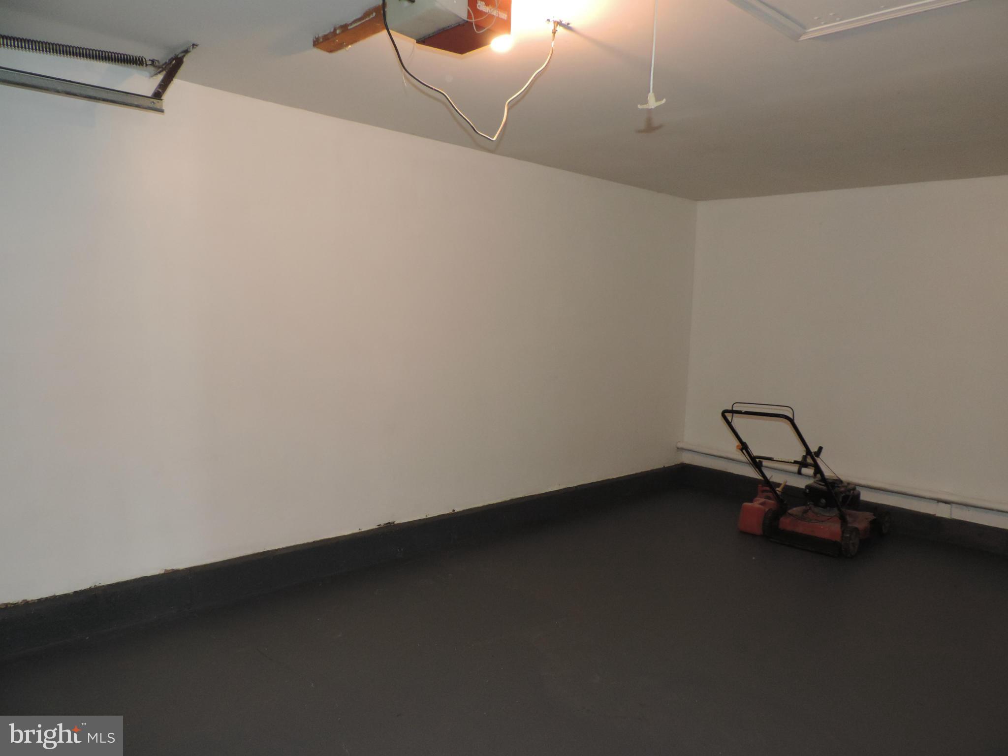 40 Boxthorn Road Abingdon, MD 21009 - Photo 24 of 26 Garage