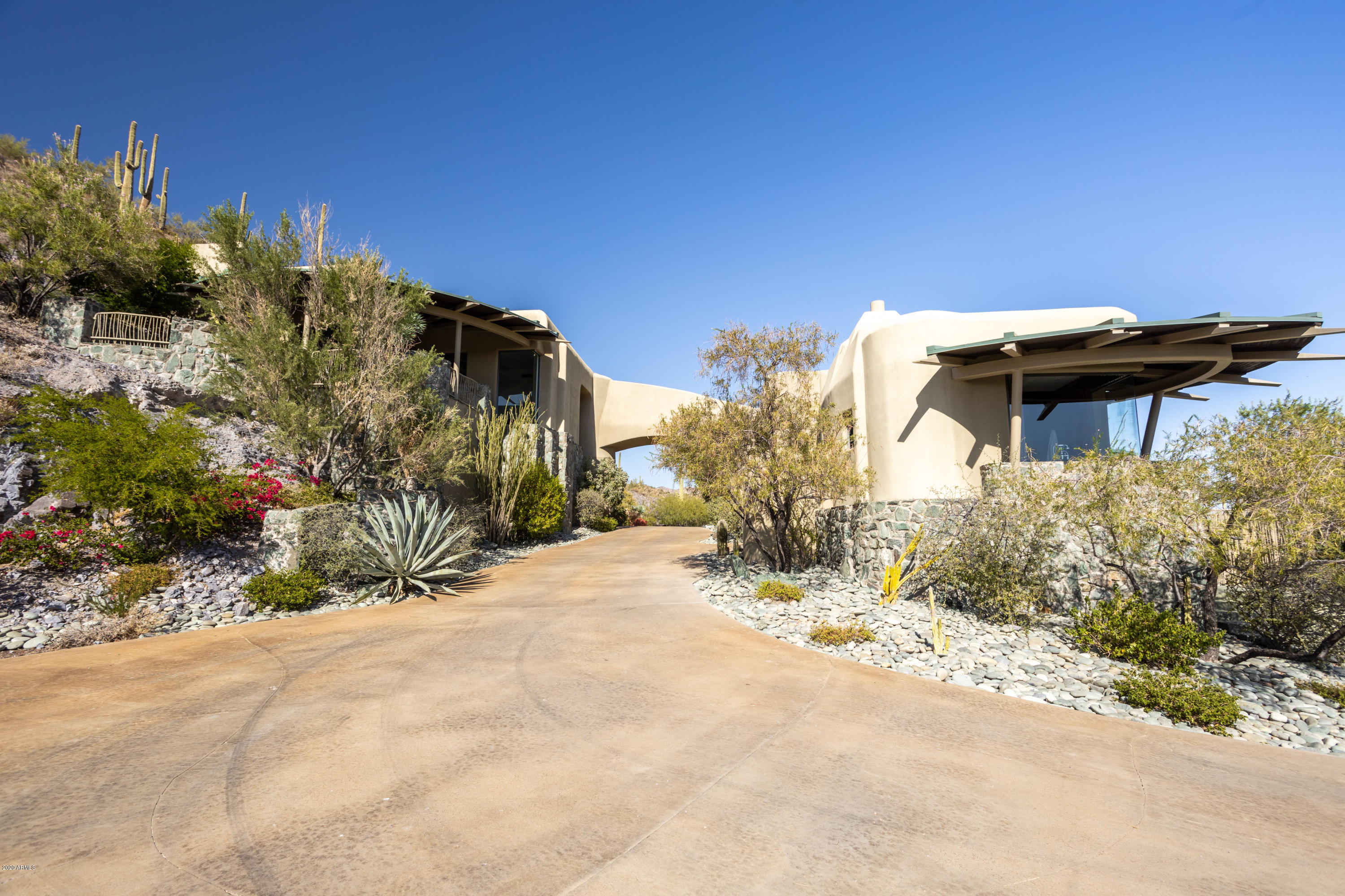 40384 Brangus Road Scottsdale, AZ 85262 - Photo 4 of 41 OVERSIZED AUTOCOURT WITH ARCH ENTRY