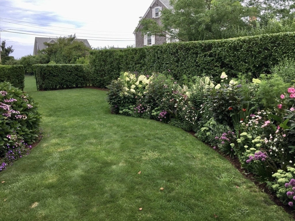 66 Hulbert Avenue Nantucket, MA 02554 - Photo 20 of 22