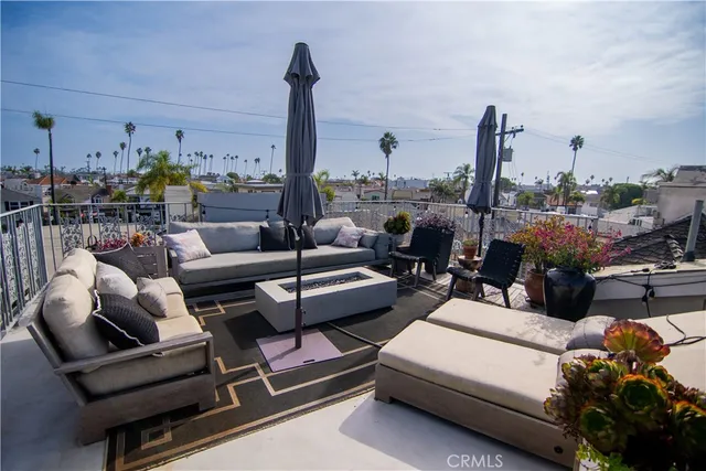 $10,500 | 5770 East Lucia Walk, Long Beach, CA 90803