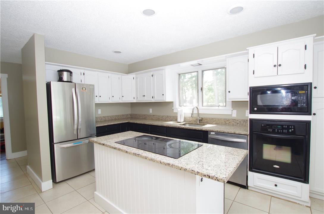 7 Pikes Peak Road Tuckerton, NJ 08087 - Photo 2 of 17 Gallery Image 2