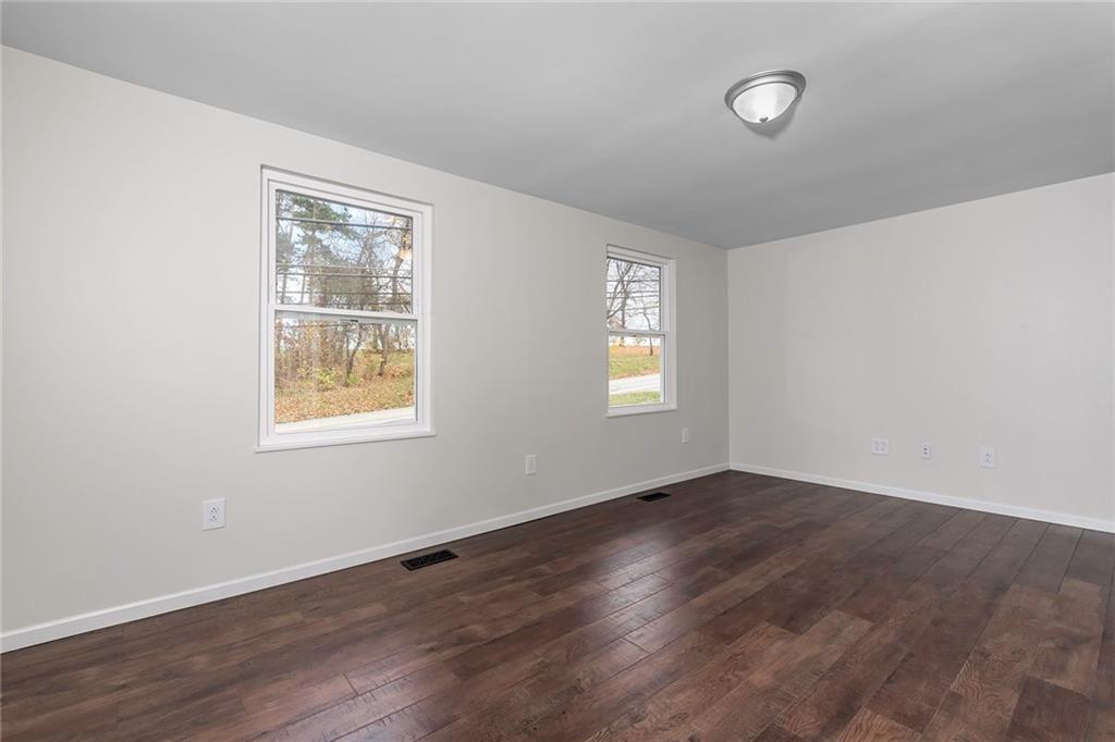 516 Aten Road Coraopolis, PA 15108 - Photo 11 of 25 Gallery Image 11