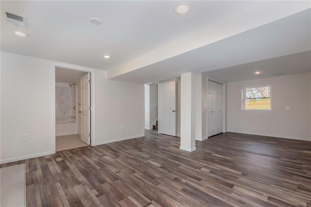 516 Aten Road Coraopolis, PA 15108 - Photo 15 of 25 Gallery Image 15