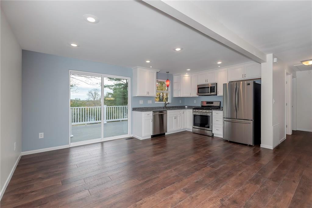 516 Aten Road Coraopolis, PA 15108 - Photo 3 of 25 Gallery Image 3