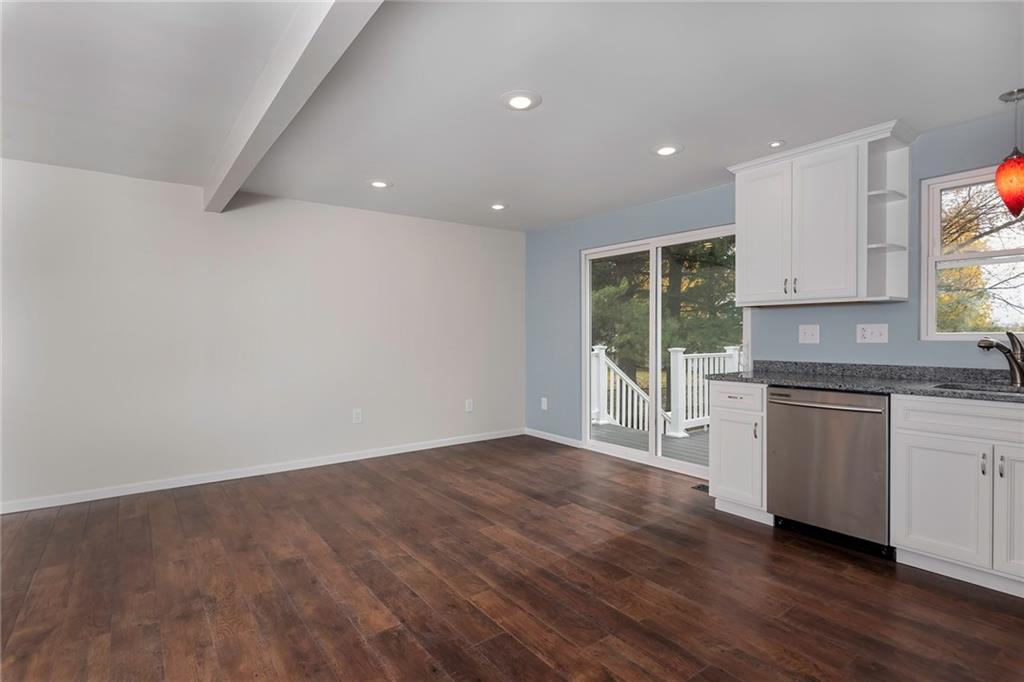 516 Aten Road Coraopolis, PA 15108 - Photo 4 of 25 Gallery Image 4