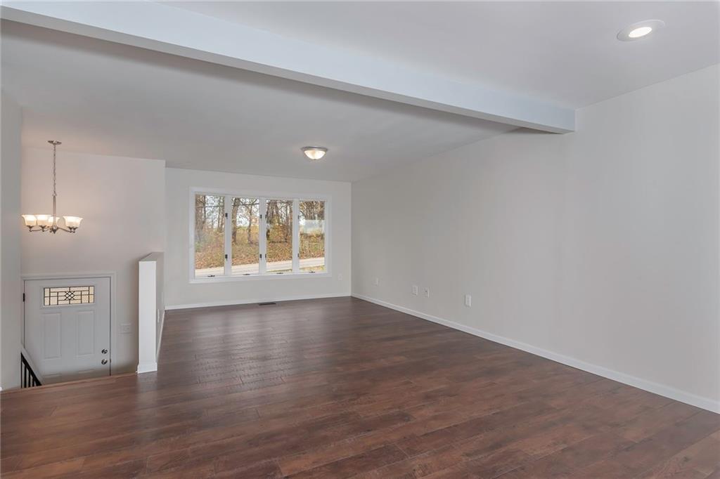 516 Aten Road Coraopolis, PA 15108 - Photo 8 of 25 Gallery Image 8