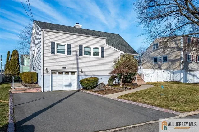 $530,000 | 31 Marie Road, Fords, NJ 08863