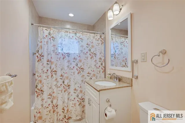 $530,000 | 31 Marie Road, Fords, NJ 08863