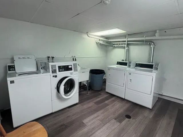 $1,750 | 2427 Ogden Avenue, Unit 3, Downers Grove, IL 60515