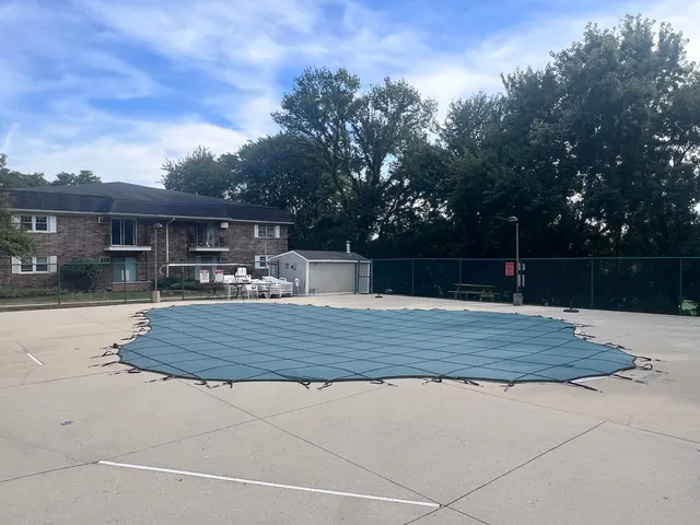 $1,750 | 2427 Ogden Avenue, Unit 3, Downers Grove, IL 60515