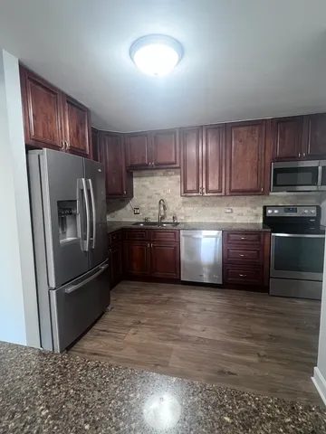 $1,750 | 2427 Ogden Avenue, Unit 3, Downers Grove, IL 60515