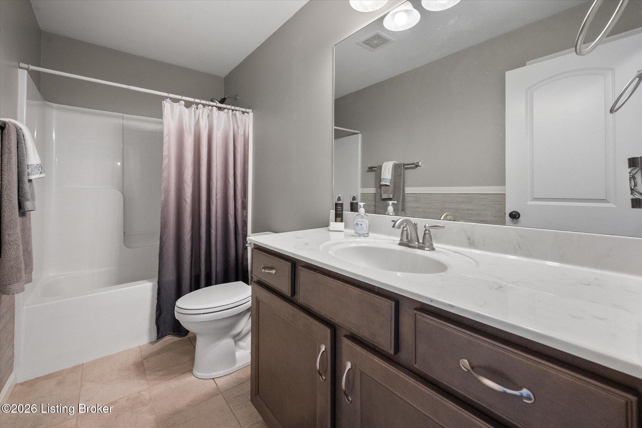 1275 Stringer Lane Mount Washington, KY 40047 - Photo 39 of 59 Full Bath in the hall close to both guest bedrooms