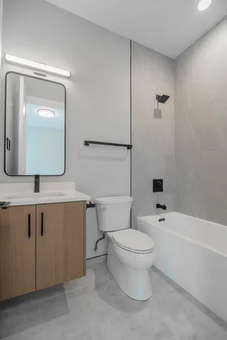 $3,000 | 3738 South Calumet Avenue, Unit 2N, Chicago, IL 60653