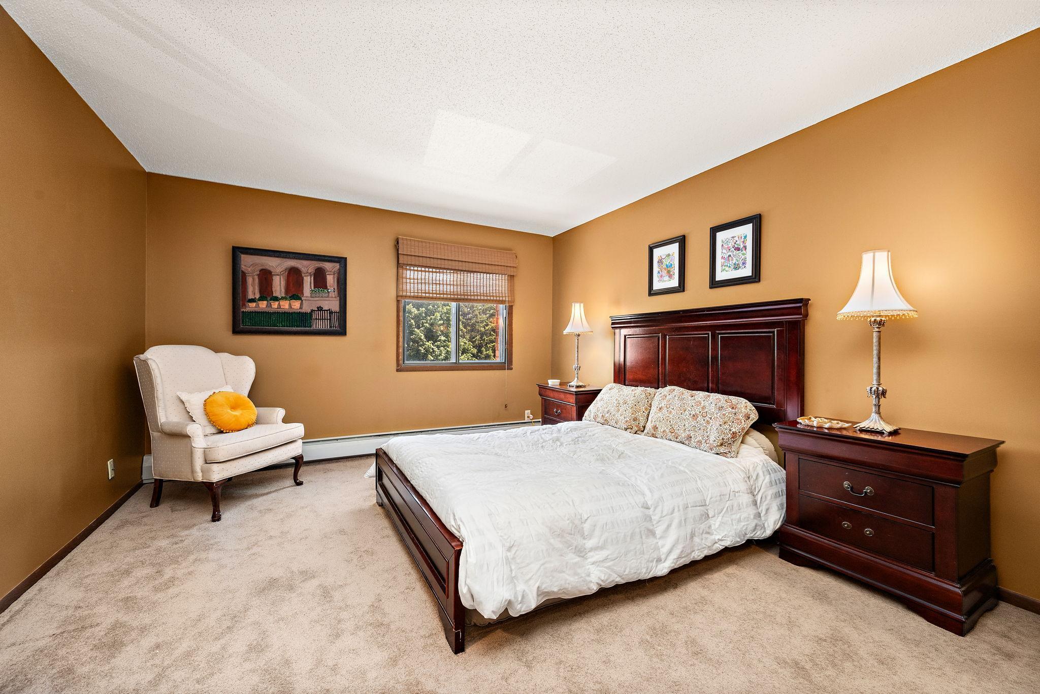 10451 Greenbrier Road, Unit 318 Minnetonka, MN 55305 - Photo 12 of 27