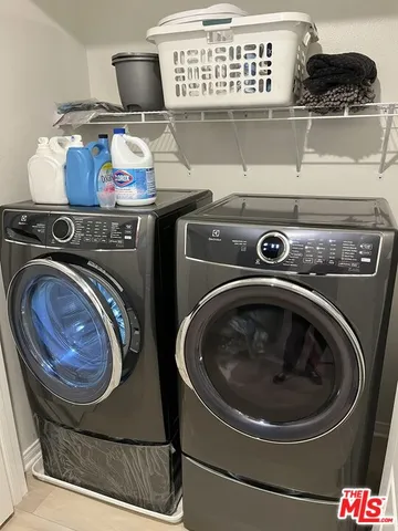 a view of a very nice looking room