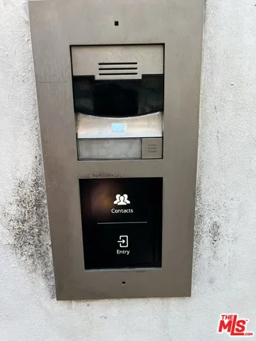 a view of an outdoor space