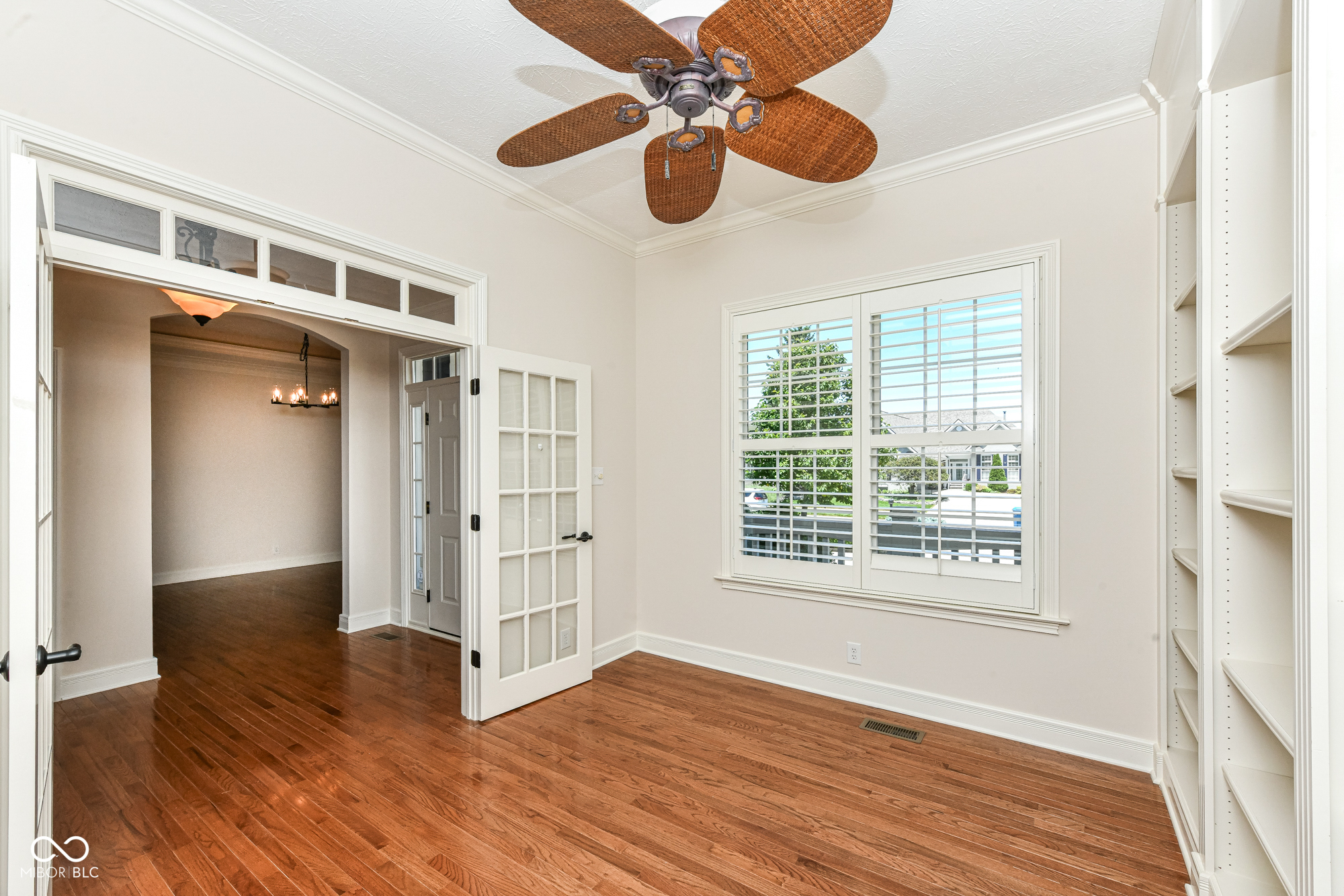 10655 Sunset Point Lane Fishers, IN 46037 - Photo 4 of 55