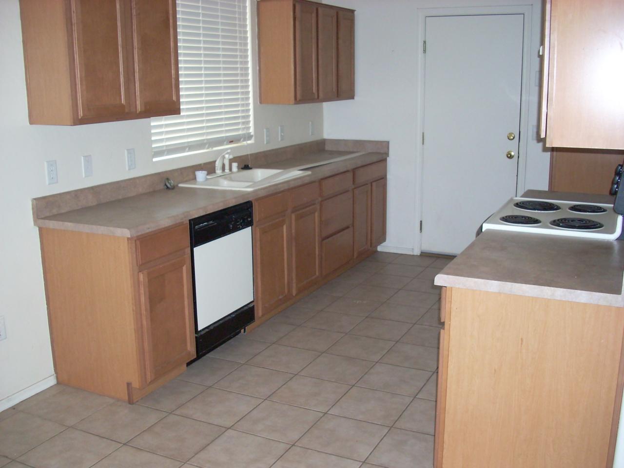 4022 West Carter Road Phoenix, AZ 85041 - Photo 2 of 2 Kitchen
