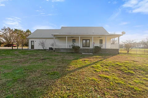 $589,900 | 954 Newt Vanattia Road, Hillsboro, TN 37342