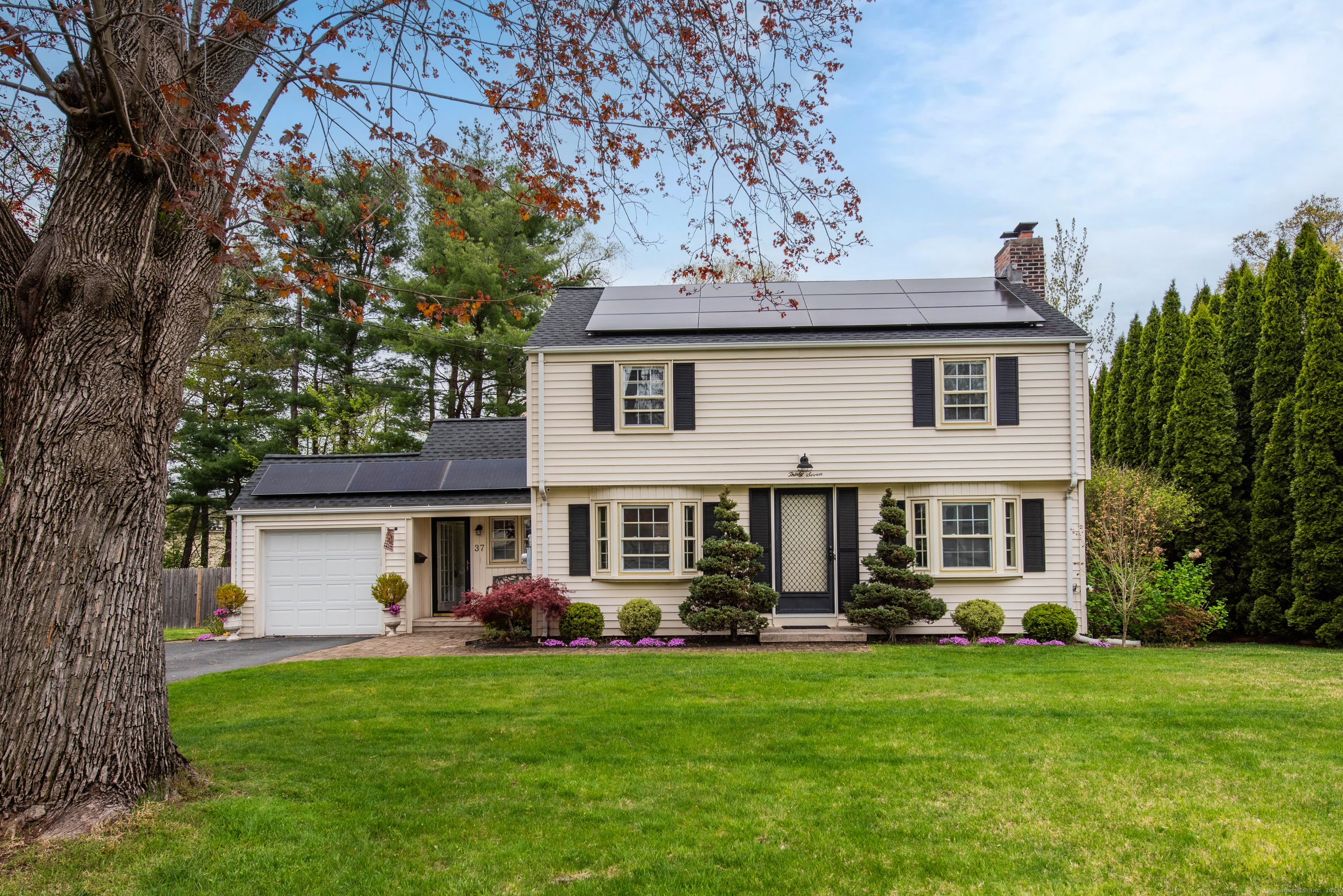 37 Toll Gate Road Wethersfield, CT 06109 - Photo 1 of 1