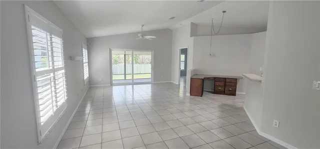 $2,150 | 451 10th Place, Vero Beach, FL 32960