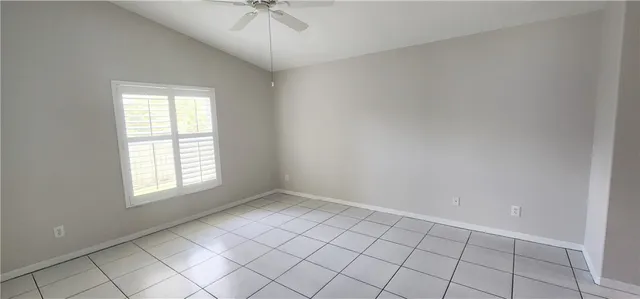 $2,150 | 451 10th Place, Vero Beach, FL 32960