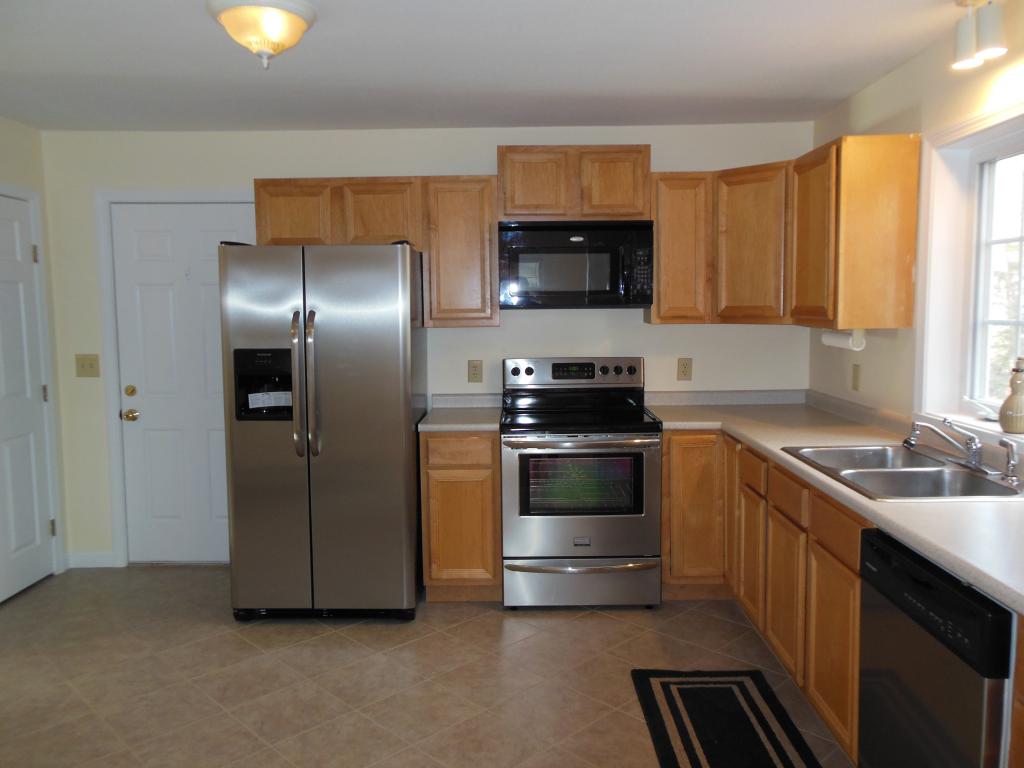 8 Knoll Road Wolfeboro, NH 03894 - Photo 2 of 36 Gallery Image 2