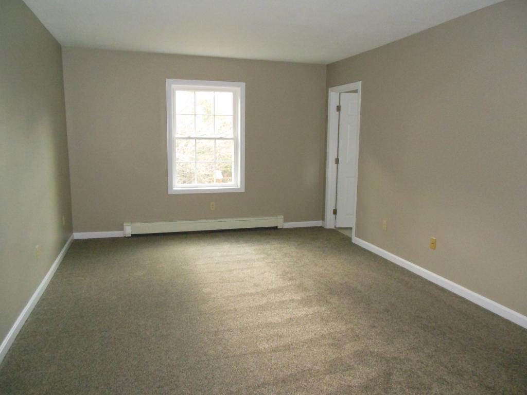 8 Knoll Road Wolfeboro, NH 03894 - Photo 17 of 36 Gallery Image 17
