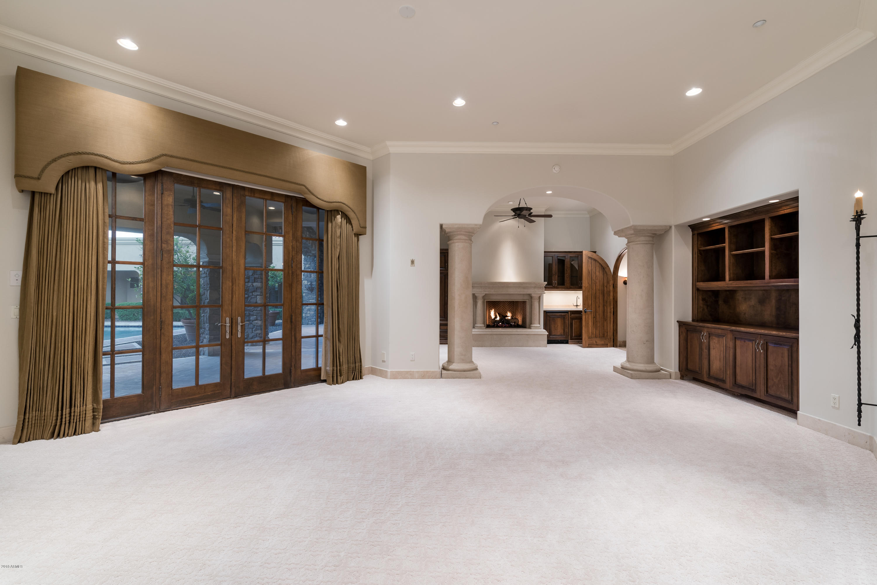 6390 East Royal Palm Road Paradise Valley, AZ 85253 - Photo 22 of 58 21- Master Suite