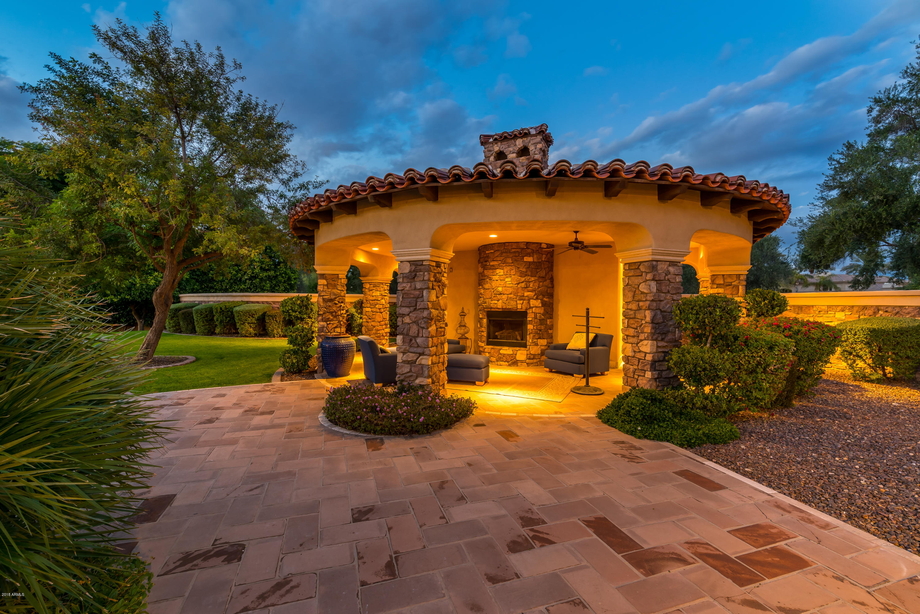 6390 East Royal Palm Road Paradise Valley, AZ 85253 - Photo 42 of 58 a view of a house with backyard and garden