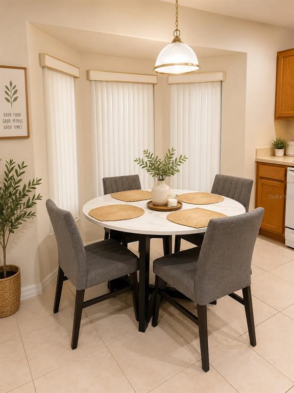 2555 Oneida Loop Kissimmee, FL 34747 - Photo 3 of 15 Gallery Image 3
